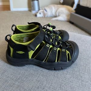 Keen Newport H2 Sandal Boys Size 2